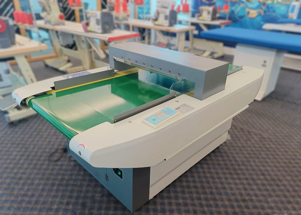 MAX needle detector