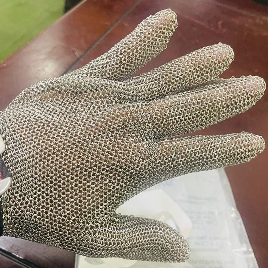 thumbnail image 2 of Honeywell 5912L MS Extended Cuff Stainless Steel Mesh Glove – Size Large – Cut Protection 2 of 6