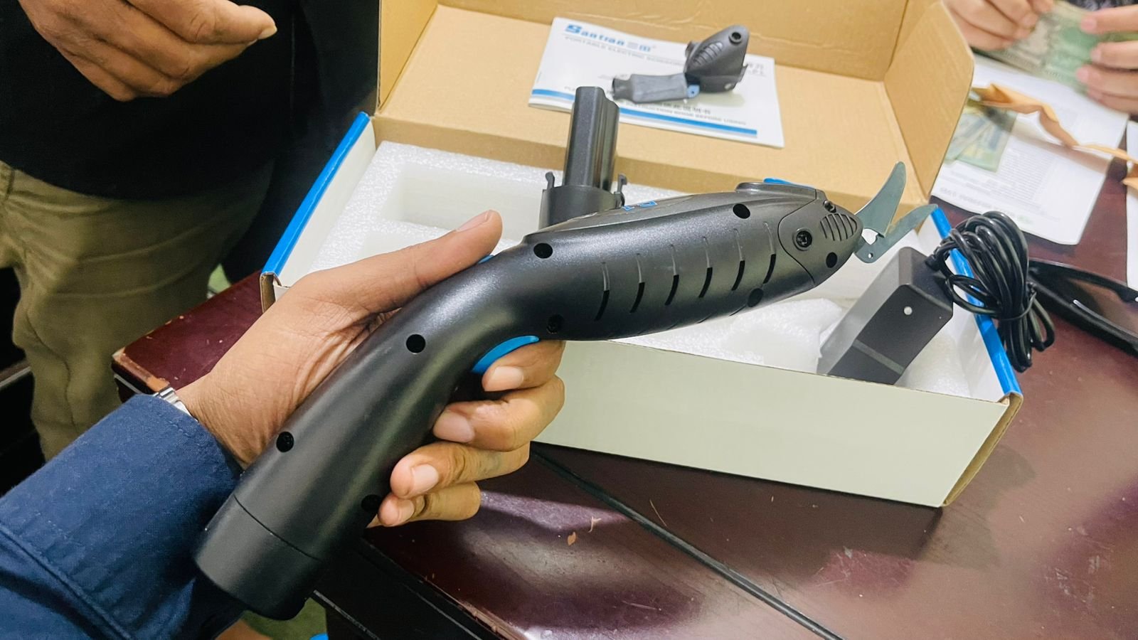 P1 Santian Portable Electric Scissors Price in Bangladesh 1 Santian Fabric Cutting Scissors
