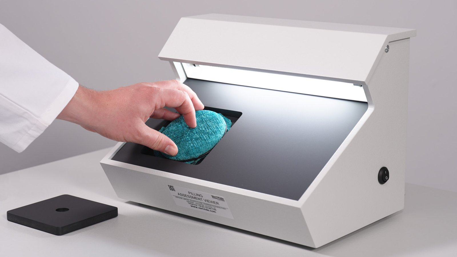 PAV-hand-and-sample-scaled