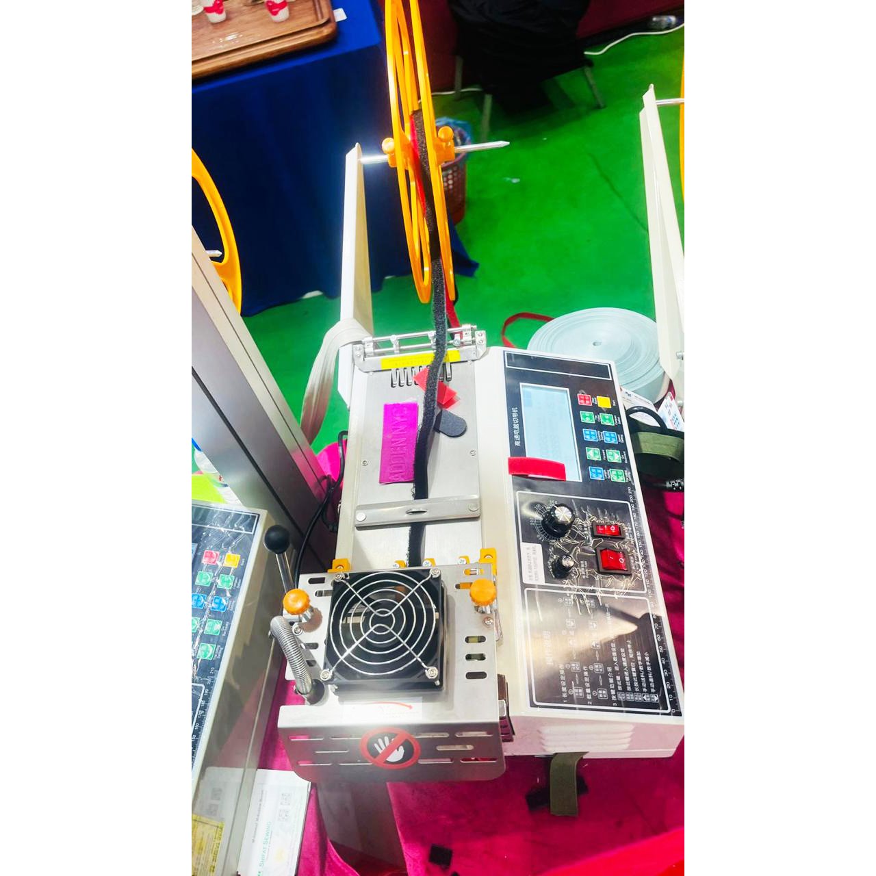 Automatic Hot & Cold Ribbon & Label Cutting Machine 1 Ribbon and Label Cutting Machine